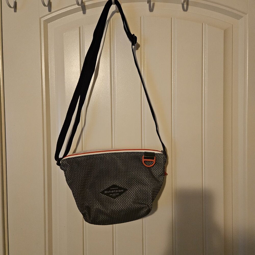 Sherpani Crossbody